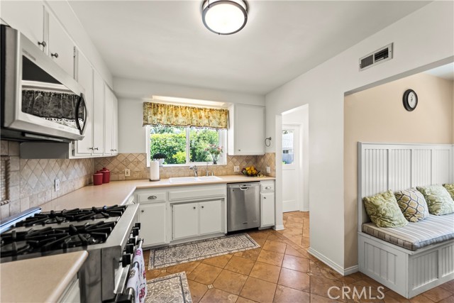 Detail Gallery Image 18 of 28 For 2205 Las Lunas, Pasadena,  CA 91107 - 3 Beds | 2 Baths