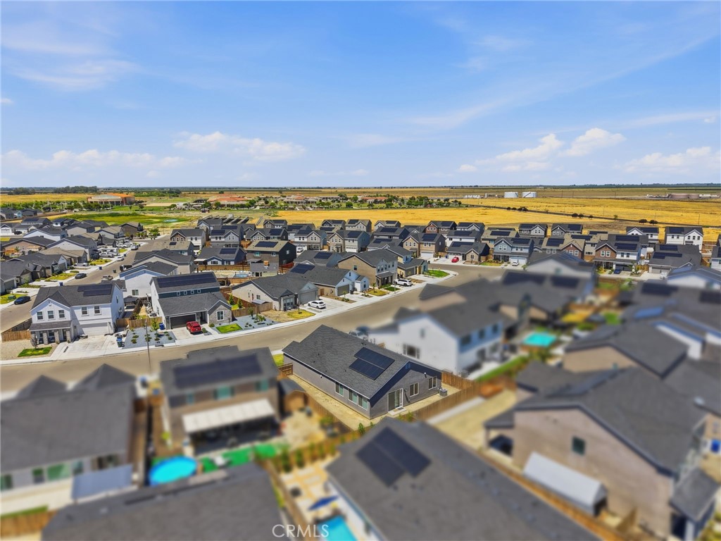 https://media.crmls.org/medias/01895c10-f8ae-4183-a783-31cd24b74949.jpg?preset=X-Large
