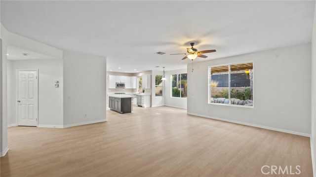 Detail Gallery Image 17 of 47 For 1728 Tamarron Dr, Corona,  CA 92883 - 4 Beds | 3/1 Baths