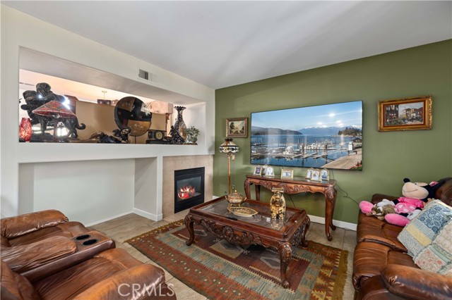 Detail Gallery Image 12 of 29 For 3734 Las Palmas, Palmdale,  CA 93550 - 5 Beds | 3 Baths