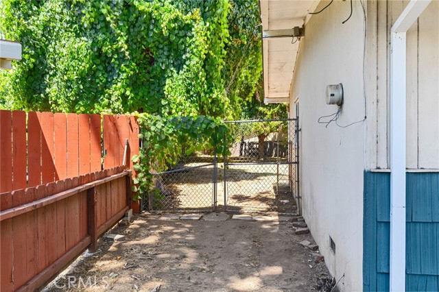 2344 Porter Wy, Chico CA: https://media.crmls.org/medias/018ac514-6a90-4703-ba70-296cea10f029.jpg