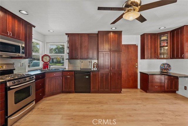 876 Appleton Road photo 5