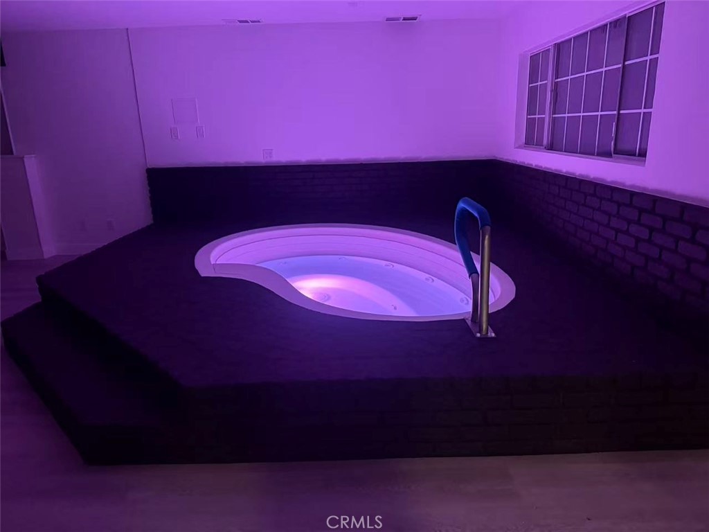 https://media.crmls.org/medias/018b8afc-72bb-4639-98ee-e9988391d546.jpg?preset=X-Large