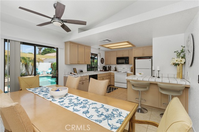 78680 Saguaro Road, La Quinta CA: https://media.crmls.org/medias/018b8bc1-3f7e-48a9-be72-51a082f3db4c.jpg