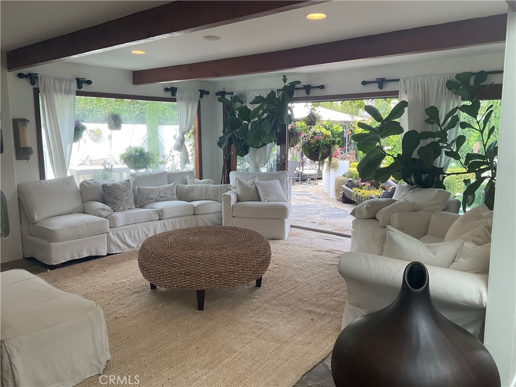 MLS #OC25182899 img 9