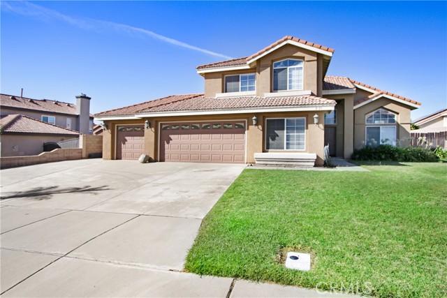 Detail Gallery Image 3 of 28 For 2421 W Calle Celeste Dr, Rialto,  CA 92377 - 5 Beds | 3 Baths