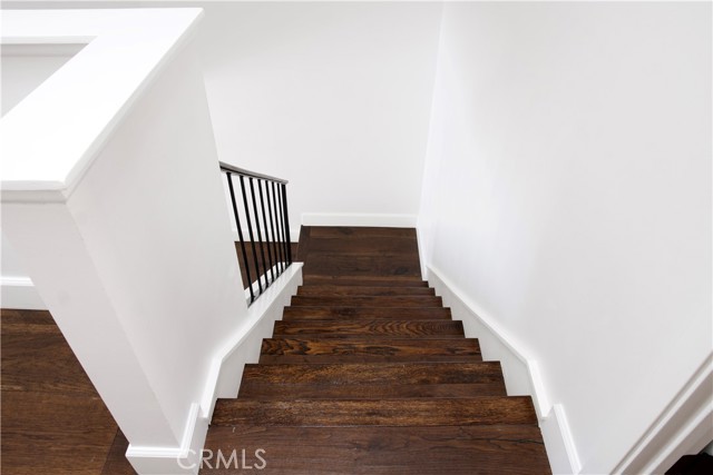 2413 Chandler Avenue, 2 photo 5