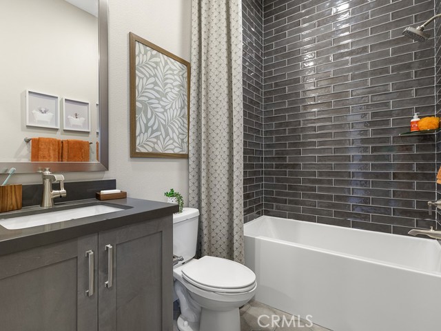 Detail Gallery Image 14 of 33 For 29819 Old Ranch Cir, Castaic,  CA 91384 - 4 Beds | 4/1 Baths