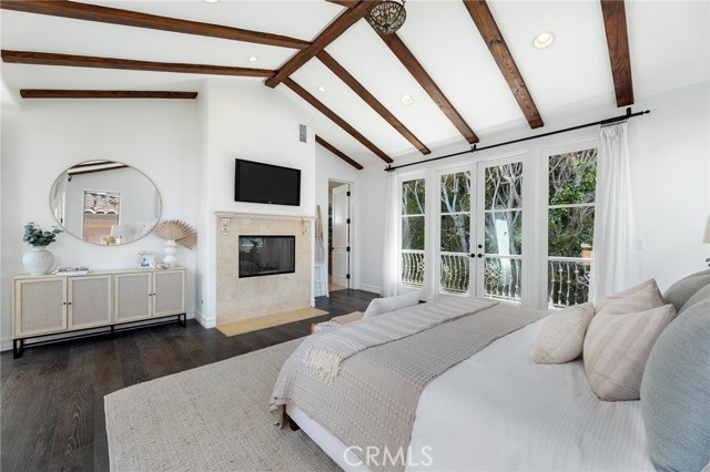 Detail Gallery Image 36 of 64 For 2516 Walnut Ave, Manhattan Beach,  CA 90266 - 5 Beds | 5/1 Baths