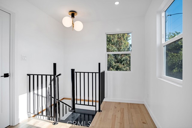 Detail Gallery Image 28 of 37 For 3031 4th Ave, Los Angeles,  CA 90018 - 6 Beds | 4/1 Baths