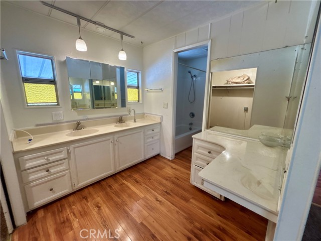 22895 Skylink Drive, Canyon Lake CA: https://media.crmls.org/medias/018e1940-cf23-4b62-9d1b-5d3a79554e51.jpg