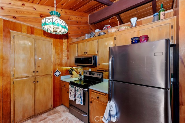 Detail Gallery Image 15 of 54 For 778 Deer Trl, Crestline,  CA 92325 - 2 Beds | 2 Baths