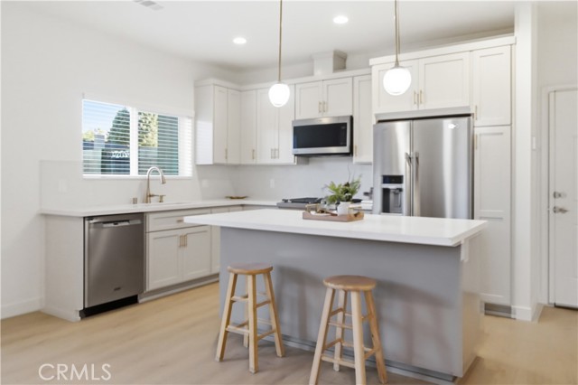 Detail Gallery Image 9 of 36 For 215 E 2nd St a,  San Dimas,  CA 91773 - 2 Beds | 2 Baths