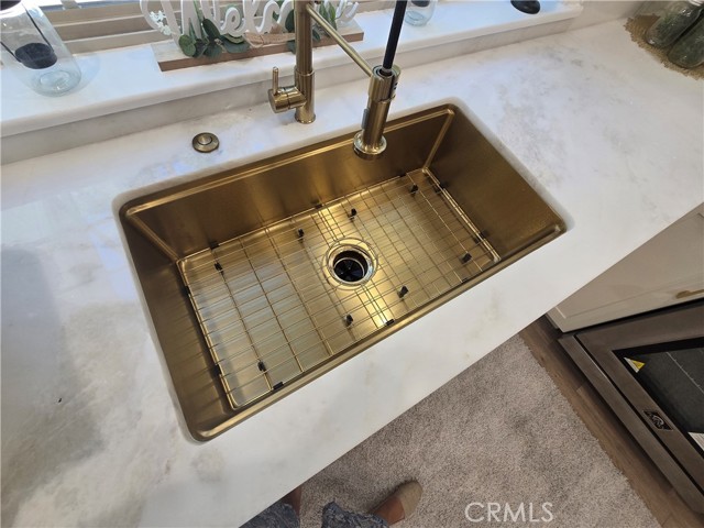 901 Ca-173, Lake Arrowhead CA: https://media.crmls.org/medias/018e9df0-5a11-404b-9f20-b6f9a1e54a28.jpg