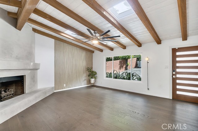 Detail Gallery Image 3 of 22 For 4283 Morro, Woodland Hills,  CA 91364 - 3 Beds | 2 Baths