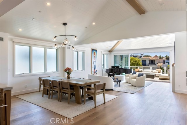 Detail Gallery Image 7 of 31 For 931 Duncan Ave, Manhattan Beach,  CA 90266 - 6 Beds | 5/2 Baths