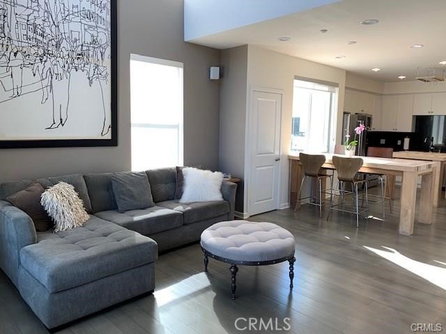 5550 Boardwalk 102 Hawthorne, California 360 at South Bay! Offering a rare, two story end unit, one bedroom loft-style condo This chic condo is a must see. The floors were RE ENTLY redone in a pretty white oak wash. The modern chef’s kitchen with stainless steel appliances, granite counters and a butcher block island opens to a dining area, living room and spacious patio. Upstairs is the master suite with a sitting area, 2 large closets, master bathroom and the laundry closet. The gated, exclusive 360 Community is one of luxury, privacy and state of the art amenities. Offering two on site pools with fancy cabanas, a spa, a well-equipped gym, club house with pool tables, flat screens & kitchen, incredible grounds and a community that embodies the Los Angeles lifestyle. Other amenities include a dog park ,lap pool, large pool kids play ground, top of the line basketball and tennis court, outdoor fireplace & fire pits, BBQs and lounge area. Centrally located, close to FWYS, LAX, and minutes from beaches and shopping. Located in the Wiseburn School district.
(Nearby Perks: Starbucks, Bed Bath Beyond, HOUSTONS, Trader Joes, Whole Foods). This is good living.