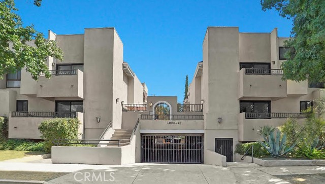 Detail Gallery Image 1 of 10 For 14634 Magnolia Bld #4,  Sherman Oaks,  CA 91403 - 2 Beds | 2/1 Baths