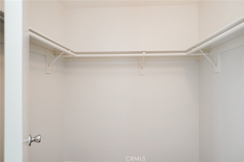 https://media.crmls.org/medias/019290c6-7173-4919-b54e-60c0ccf0a291.jpg?preset=X-Large
