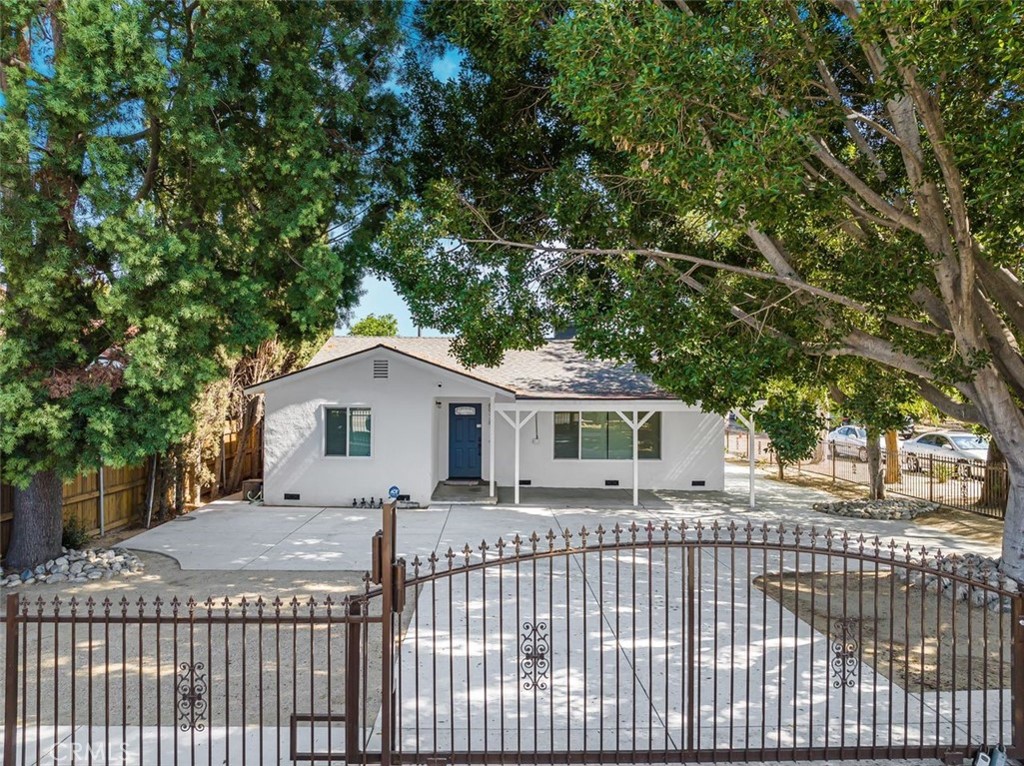 8938 Duarte Road