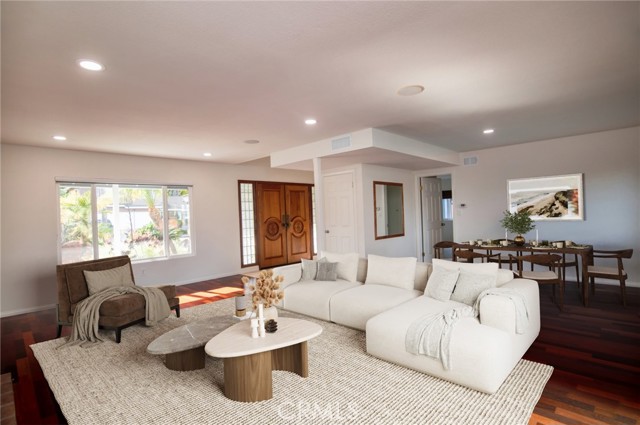 Detail Gallery Image 4 of 36 For 642 Fresca St, Solana Beach,  CA 92075 - 4 Beds | 2/1 Baths