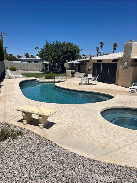 2605 N Kitty Hawk Drive, Palm Springs CA: https://media.crmls.org/medias/01930f89-2ecf-4b23-bcc9-b059a8d83305.jpg