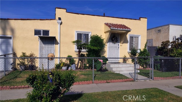 Detail Gallery Image 2 of 37 For 8915 Mckinley, Los Angeles,  CA 90002 - 2 Beds | 1 Baths