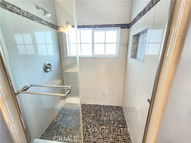 Detail Gallery Image 16 of 34 For 22240 Burton, Canoga Park,  CA 91304 - 4 Beds | 3 Baths