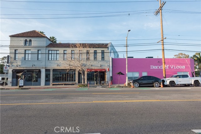 2725 S La Brea Avenue, Los Angeles CA: https://media.crmls.org/medias/0195c1d7-4e50-42e2-88df-3514abe481fa.jpg