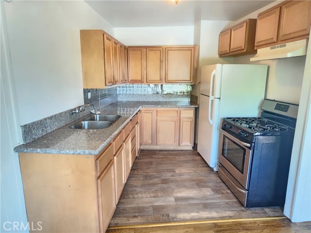 Detail Gallery Image 16 of 28 For 14229 1/2 Moorpark, Sherman Oaks,  CA 91423 - 2 Beds | 1 Baths
