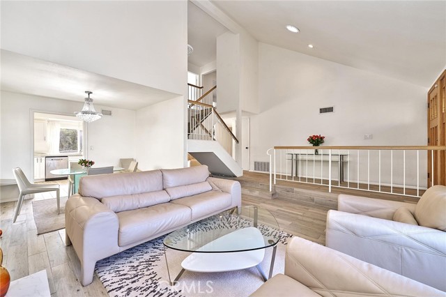 Detail Gallery Image 11 of 55 For 23706 Livewood Ln, Harbor City,  CA 90710 - 5 Beds | 3 Baths