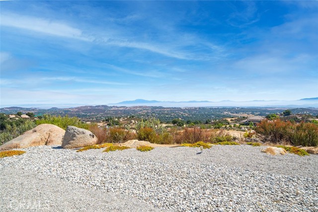 Detail Gallery Image 39 of 55 For 42225 Hacienda Dr, Murrieta,  CA 92562 - 4 Beds | 5/1 Baths