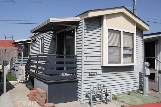 1900 Artesia Boulevard, Torrance CA: https://media.crmls.org/medias/01977989-b7dd-4f0f-9b94-b67264239abd.jpg