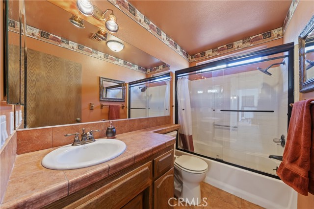55578 Free Gold Drive, Yucca Valley CA: https://media.crmls.org/medias/01988d10-fbbc-4adb-abb6-1d7caa801cf5.jpg
