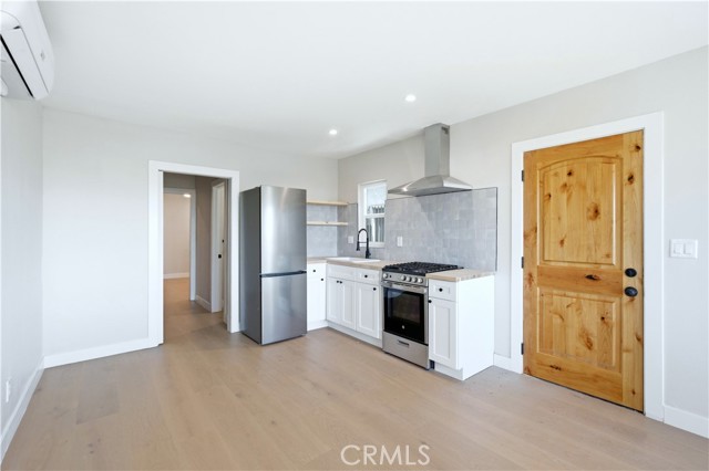 Detail Gallery Image 4 of 11 For 5339 E Ocean a,  Long Beach,  CA 90803 - 1 Beds | 1 Baths