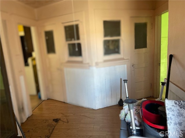 5125 avenue Woodlawn, Los Angeles CA: https://media.crmls.org/medias/0199ea5e-6895-4d23-ab68-7b2000f6f263.jpg