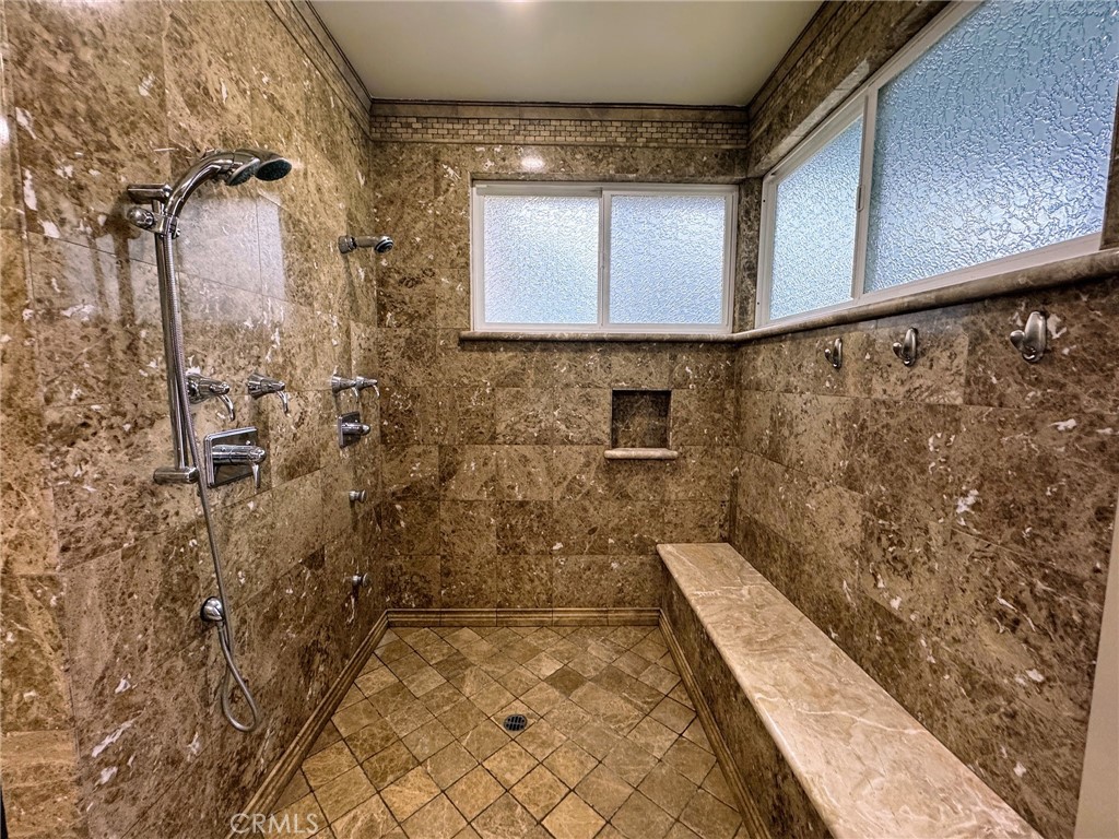 https://media.crmls.org/medias/019be8bf-e8b9-4b8e-9617-29a1db96d365.jpg?preset=X-Large
