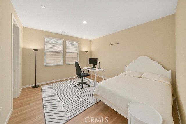 Detail Gallery Image 14 of 27 For 81 Pelican Ln, Irvine,  CA 92618 - 4 Beds | 4/1 Baths