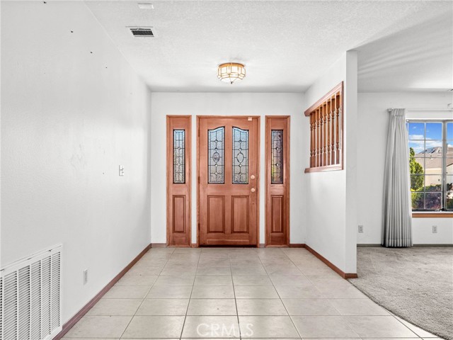 Detail Gallery Image 9 of 45 For 14053 Driftwood Dr, Victorville,  CA 92395 - 3 Beds | 2/1 Baths
