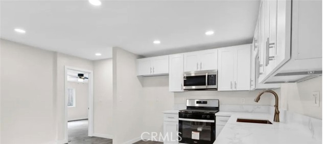 Detail Gallery Image 5 of 11 For 11315 Miranda, North Hollywood,  CA 91601 - 2 Beds | 2 Baths