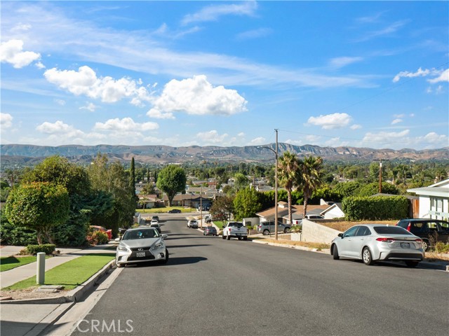 896 Moffatt Circle, Simi Valley CA: https://media.crmls.org/medias/019da009-d61d-4786-ad57-4f1eefd63ff8.jpg