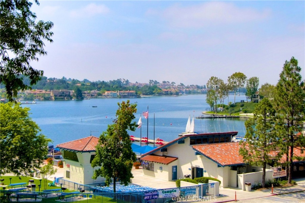 https://media.crmls.org/medias/019e248b-5ab5-4fd2-bf56-d2dba1821765.jpg?preset=X-Large