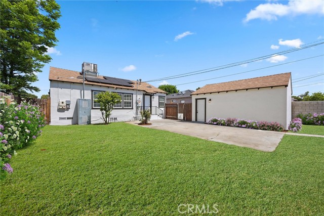 121 Myrtle Street, Bakersfield CA: https://media.crmls.org/medias/019e956c-1218-4dc7-aace-798e613f7800.jpg