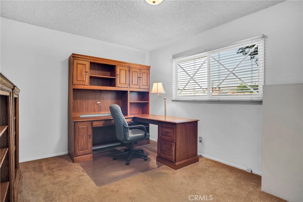 https://media.crmls.org/medias/019f8994-6651-4e67-bd38-7059386993bd.jpg?preset=X-Large
