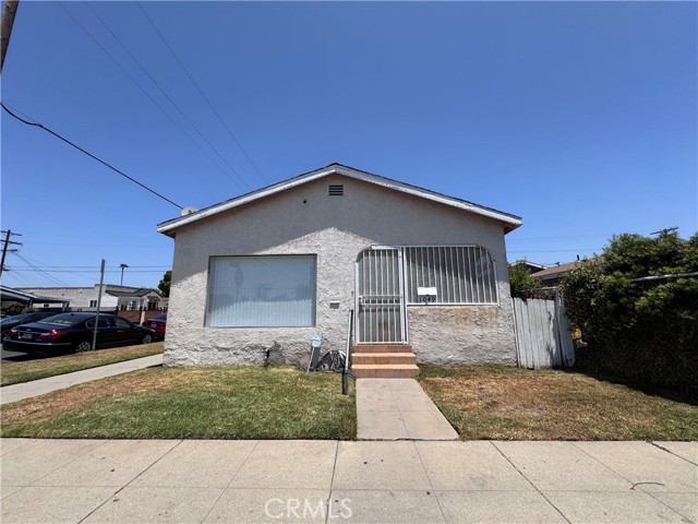 1049 W 65th Place, Los Angeles CA: https://media.crmls.org/medias/019fe1e4-55d6-4360-96fa-0b14dfafd8de.jpg