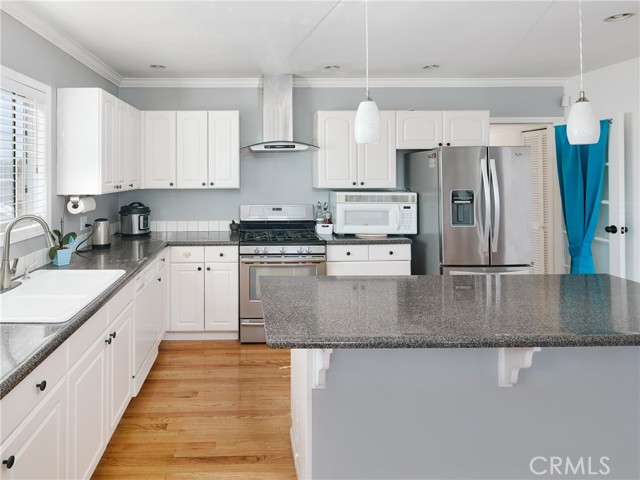 Detail Gallery Image 5 of 20 For 5107 W 138th St, Hawthorne,  CA 90250 - 3 Beds | 2 Baths