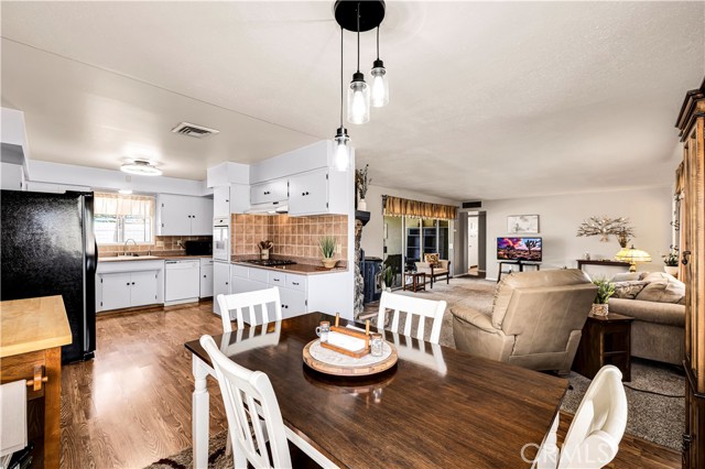 Detail Gallery Image 10 of 60 For 6919 Lennox Ave, Yucca Valley,  CA 92284 - 3 Beds | 2 Baths