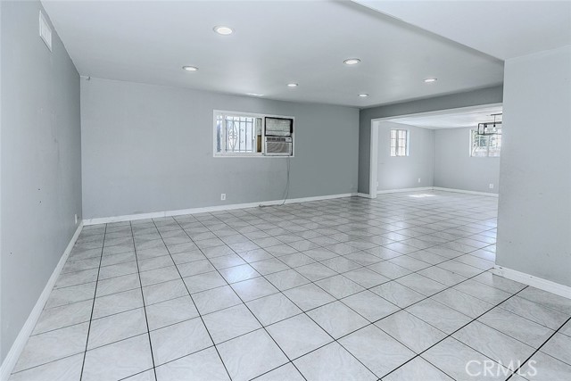 Detail Gallery Image 10 of 37 For 11523 Vanport Ave, Sylmar,  CA 91342 - 3 Beds | 2 Baths