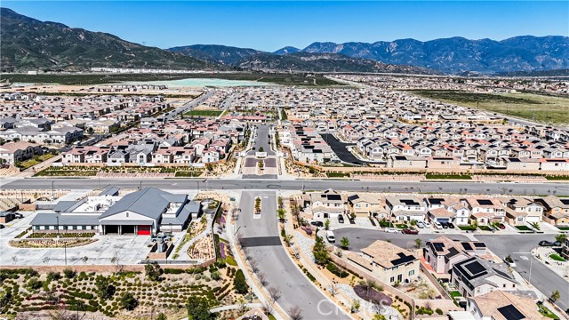 Detail Gallery Image 40 of 45 For 16651 Snowdrop #1,  Fontana,  CA 92336 - 3 Beds | 2 Baths