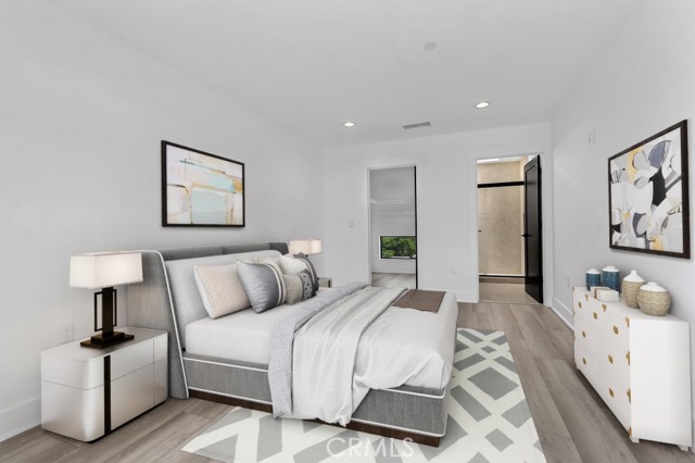 11304 Victory Boulevard, North Hollywood CA: https://media.crmls.org/medias/01a15bfd-b3ba-4e63-bb51-3036acd8243b.jpg